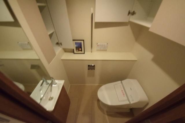トイレ　家具はイメージです