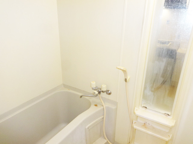 バス・シャワールーム　お風呂とトイレは別なんです！