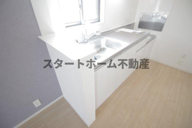 キッチン　コンパクトなキッチンで掃除もラクラク