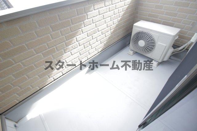 バルコニー　開放的で明るい空間を演出してくれるバルコニーです