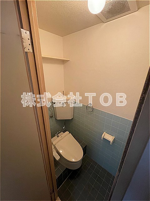 トイレ　1F　トイレ※クリーニング中の写真