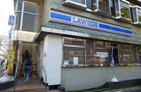 コンビニ　ローソン江戸川橋駅前店（コンビニ）まで216m