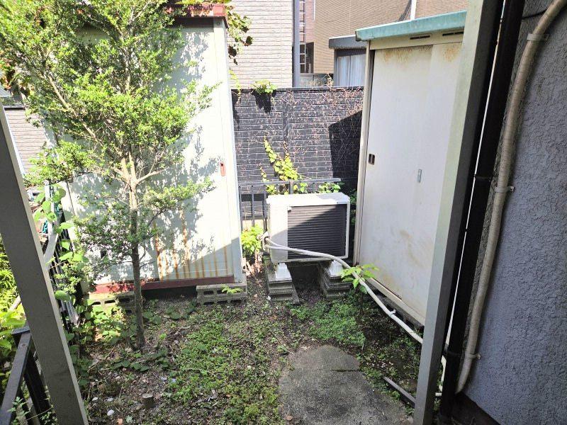 庭　ちょっとしたお庭はいろいろな使い方ができそう