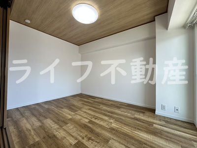居室・リビング　こちらのリビングで趣味の時間をお楽しみください