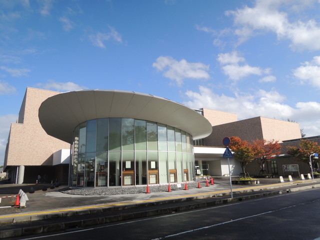 図書館　新潟市立中央図書館（ほんぽーと）（図書館）まで950m