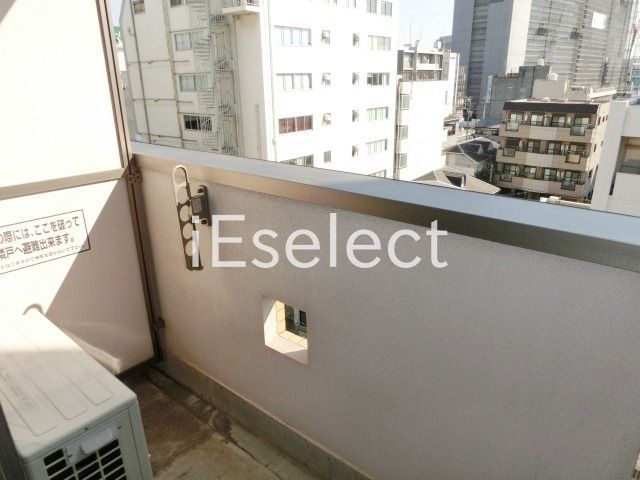 バルコニー　バルコニーも広めです。