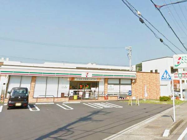 コンビニ　セブンイレブン焼津坂本店（コンビニ）まで500m