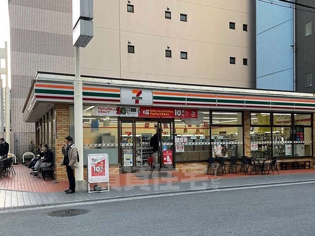 コンビニ　セブンイレブン　大阪道修町1丁目店（コンビニ）まで379m