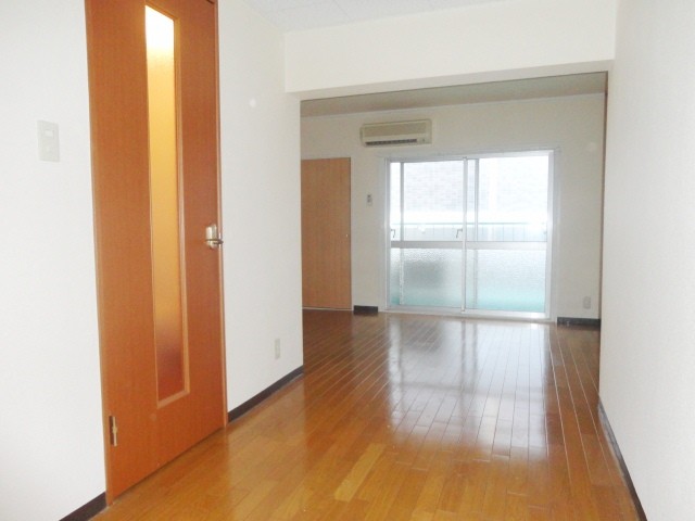 玄関　室内改装済みです♪