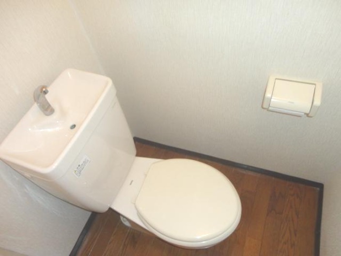 トイレ　タオルかけがあります☆