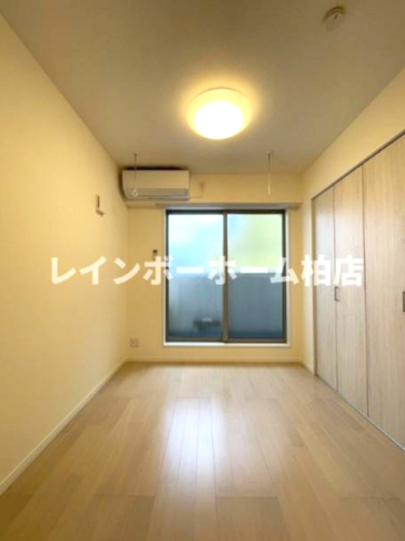居室・リビング　こちらの居間で趣味の時間をお楽しみください