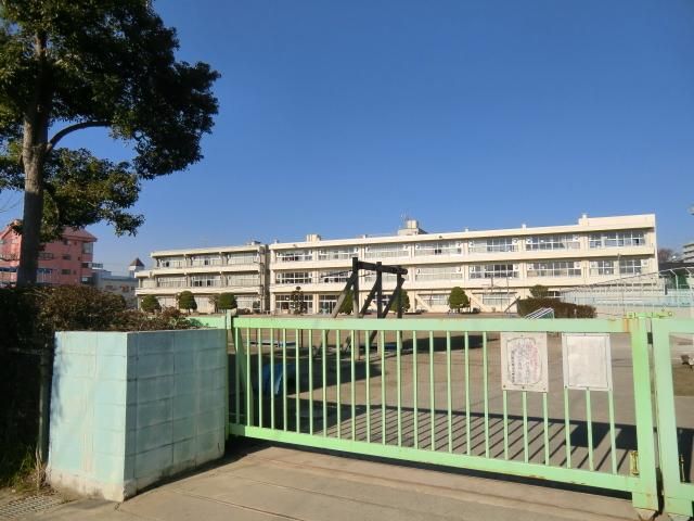 小学校　流山小学校（小学校）まで950m