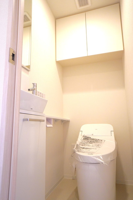 トイレ　※写真は同タイプ住戸です。