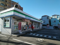 コンビニ　ファミリーマート 川崎苅宿店（コンビニ）まで123m