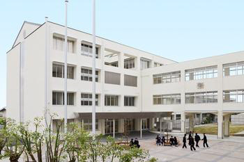 中学校　飾磨中部中学校（中学校）まで1002m