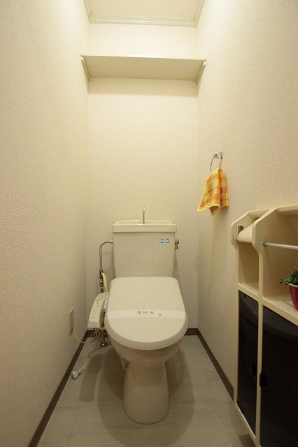 トイレ　同物件別号室の写真です。