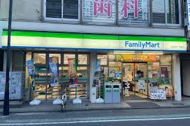コンビニ　ファミリーマート田島屋六角橋店（コンビニ）まで164m