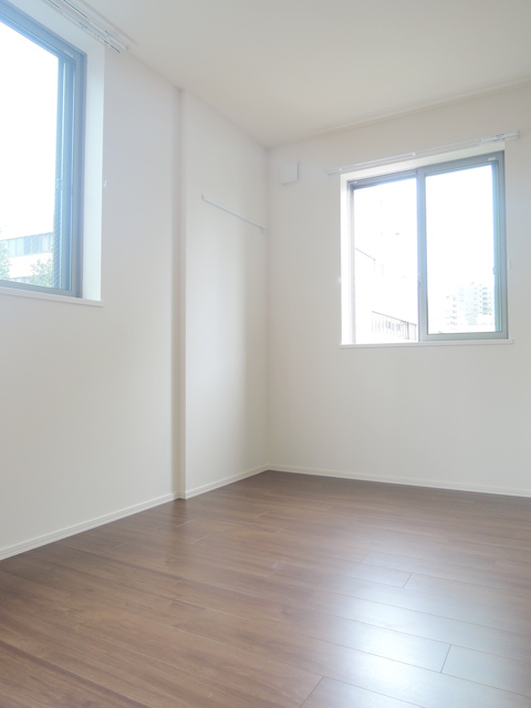 その他部屋・スペース　★明るいフローリングの角部屋です★