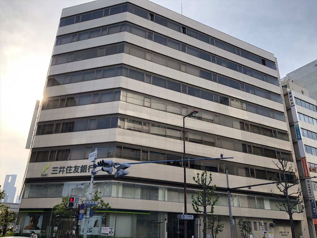 銀行　三井住友銀行南森町支店（銀行）まで30m