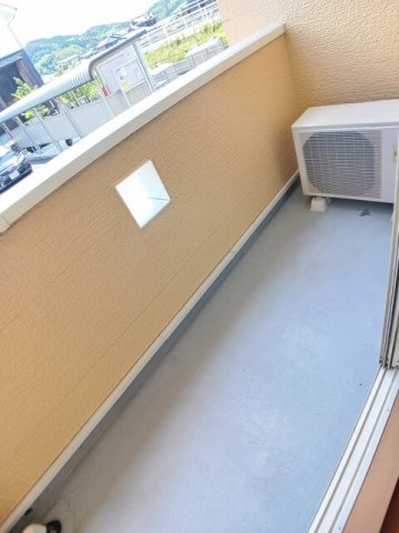 バルコニー　お洗濯にも便利なバルコニー付き