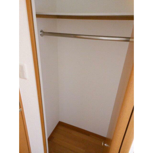 収納　パイプ付クローゼット