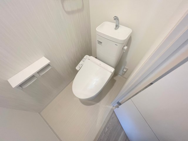 トイレ　綺麗なトイレにはウォシュレット標準装備です。