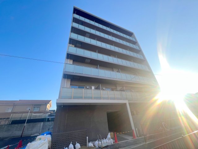 建物外観　オシャレな外観。この周辺では飛びぬけて目立っています。
