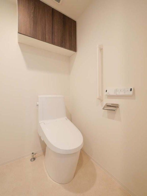 トイレ　※同タイプの別のお部屋です。