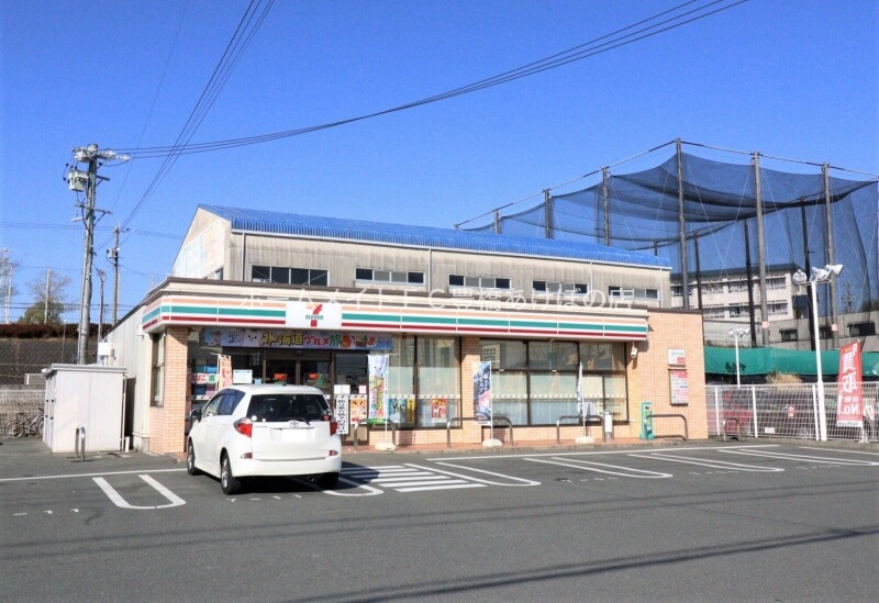 コンビニ　セブンイレブン豊川東豊町店（コンビニ）まで406m