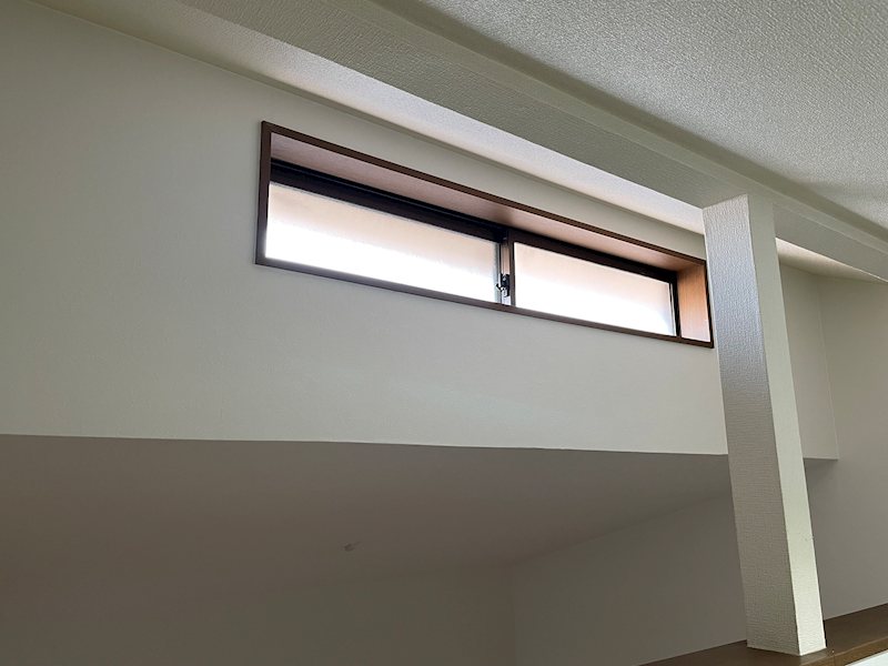 その他　ロフト付近にも窓があります