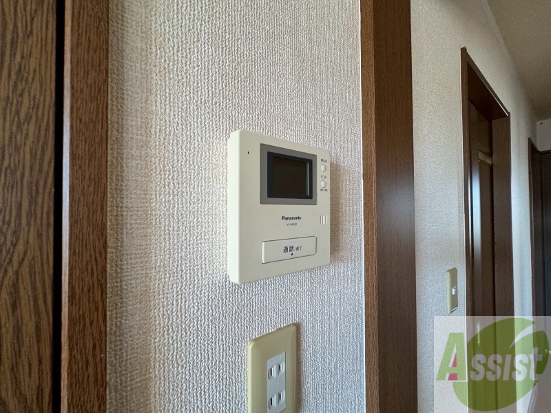 セキュリティ　ＴＶモニター付インターホンです。来客者の顔が見えるので安心！