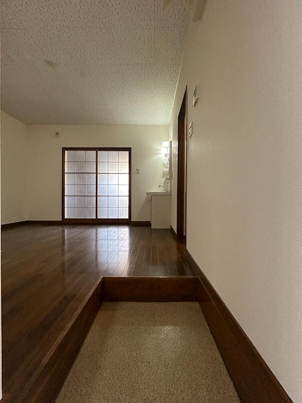 玄関　同間取別部屋のお写真です