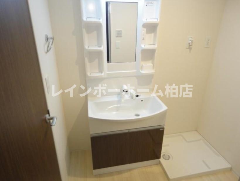 洗面設備　洗髪洗面化粧台です