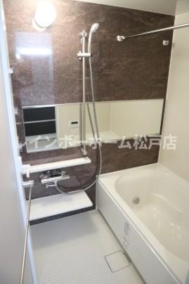 バス・シャワールーム　日々の疲れを癒すお風呂付です