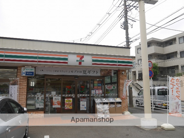 コンビニ　セブン－イレブン横浜菅田町店（コンビニ）まで590m