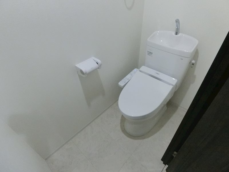 トイレ　別号室の参考写真です。