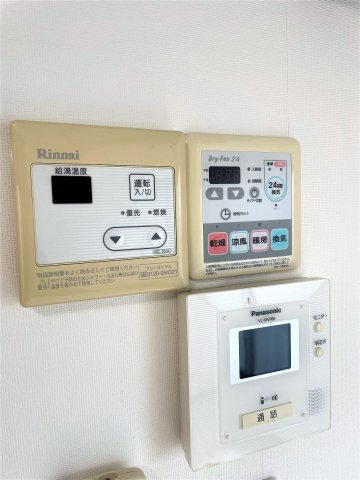 セキュリティ　浴室暖房、浴室乾燥機、TVモニター付き