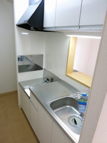 キッチン　コンパクトなキッチンで掃除もラクラク