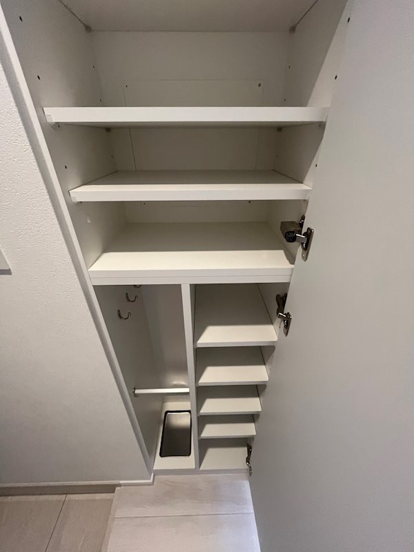 収納　シューズボックス