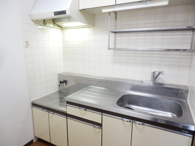 キッチン　※同タイプ別部屋写真（２０２号室）