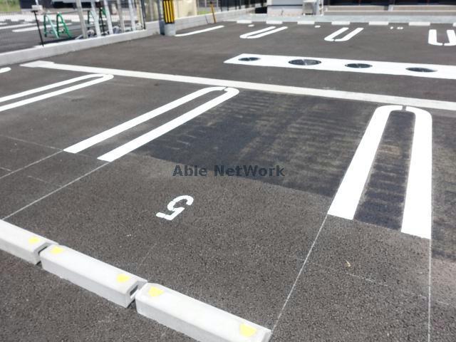 駐車場　駐車場