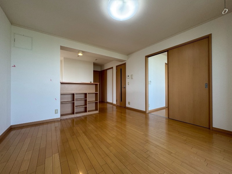 居室・リビング　広くてキレイなお部屋が広がっていて、充実した生活が送れそう。