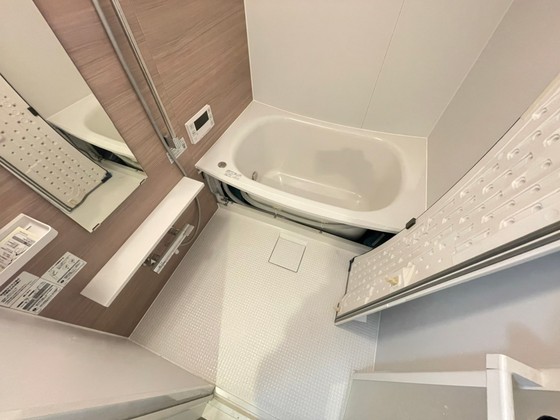 バス・シャワールーム　※別部屋の写真です