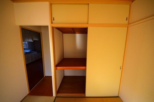 その他設備　★押し入れ収納完備★