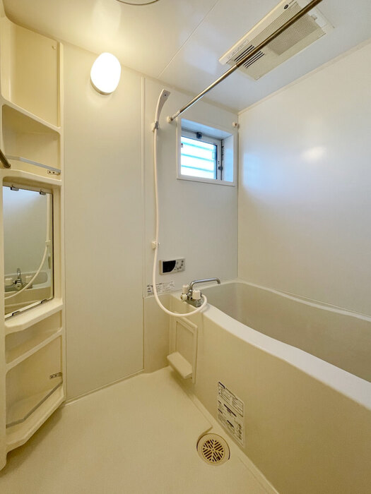 バス・シャワールーム　※他部屋参考写真