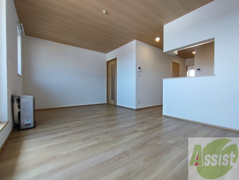 居室・リビング　広くてキレイなお部屋が広がっていて、充実した生活が送れそう。
