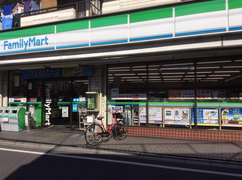 コンビニ　ファミリーマート 本木南町店（コンビニ）まで111m