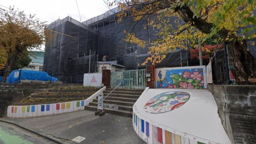 小学校　福岡市立平尾小学校（小学校）まで950m