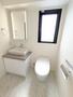 トイレ　◇１４．４帖の洋室の中のトイレと洗面台◇
