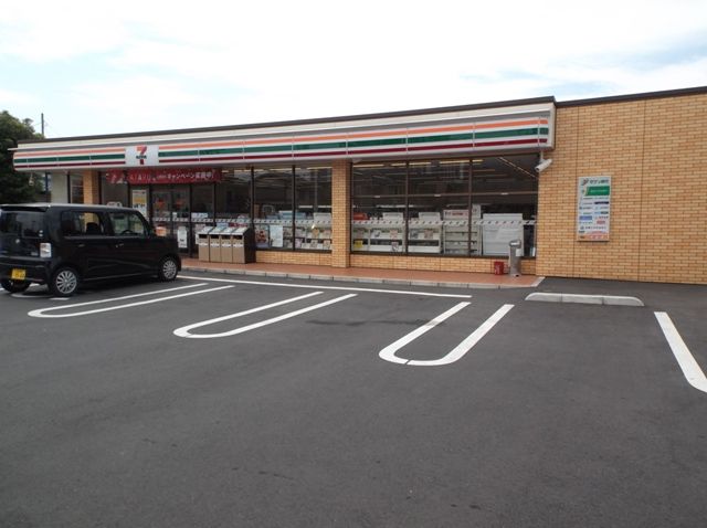 コンビニ　セブン-イレブン川越月吉町店（コンビニ）まで109m